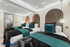 Experience Elegance in Central Bath - Image 2