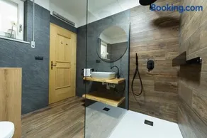 Ladurner Home - Image 2