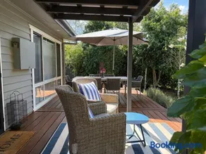 Acorn Cottage Whitfield King Valley - Image 1