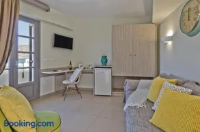 Nereus Luxurious Suites - Image 2