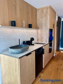 Charmant appartement avec sauna, jardin et terrasse | Vue jardin - Image 5
