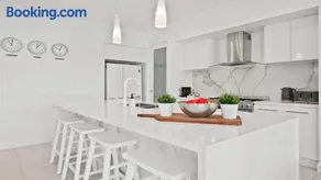 Sea & Sun Beach House - Image 4