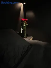 Atypical romantic room - Image 3