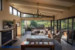 Table Mountain Villa - Image 1