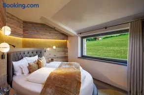 Sky Spa Penthouse Chalet - Image 4