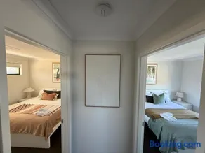 Hillarys Urban Haus 4BR Near Beach and Marina - Image 3