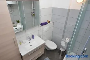Sunshine Apartment - Image 4