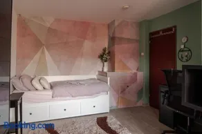 Gemütliches Zimmer im Stuttgart Flughafen Messe - Image 2