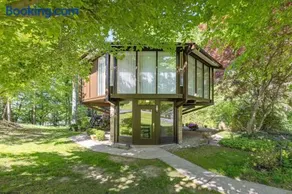 The Escape Pod Cheat Lake, Morgantown, Hot Tub, 2Bed, 2Bath - Image 1