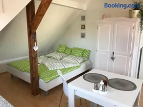 Liebevoll eingerichtete Ferienwohnung im DG - Image 1