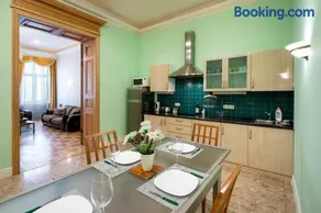 Old Riga 2 Bedroom Vecpilsetas Street Apartment - Image 1