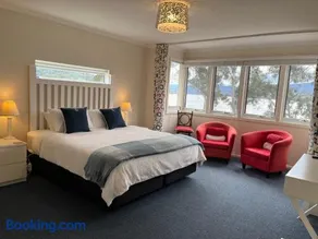 The Anchorage Waterfront Retreat - Image 2