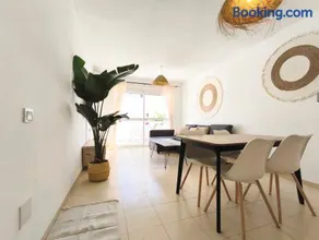 Medina Marinas - Tú hogar con solarium privado! - Image 4