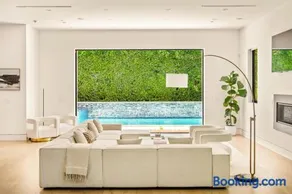 Luxurious Retreat - Modern House with Pool - Image 5
