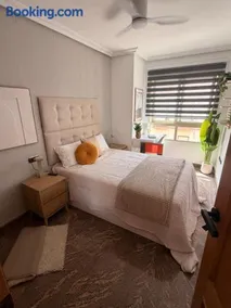 Alicante city room with AC and Wifi - Image 2