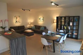 Spacious Design apartment in Brussels - Image 1