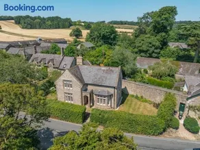Kings House - Image 1