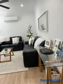 Annie's Apartment - Image 3