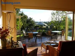 Pericoe Retreat - Image 1