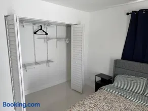 Modern Private Room Near Wynwood SouthBeach - Image 4