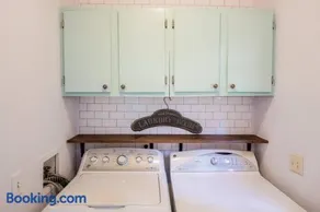 The Cozy Retreat - 3BR - Sleeps 7 - Near Greenville - Image 3