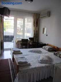 Central Guesthouse - Image 3