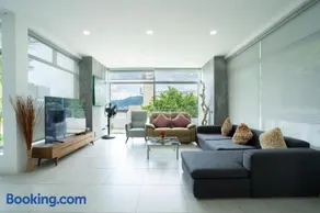 Sirirat Sea-view Villa - Image 4