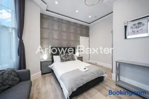 Hackney Suites - En-suite rooms & amenities - Image 3