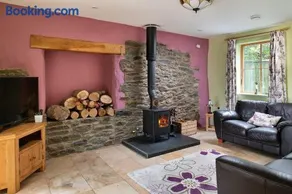 Finest Retreats - Hilltop Haven - Image 3