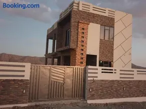 Half Moon Chalet شالية نصف القمر - Image 2