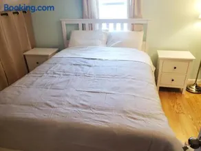 Private Room with Queen Bed and Work Station - Image 2