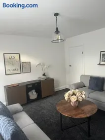 Modern, fresh Yorkshire home - Image 2