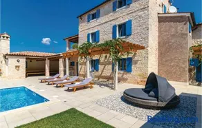 Nine-Bedroom Holiday Home In Bokordici - Image 1