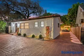 Las Olas Inn Collection- Entire 4BR Triplex Pool - Image 1