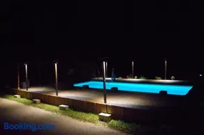 CHEZ MITCH EN CAMPING CAR et grand espace extérieur - Image 2