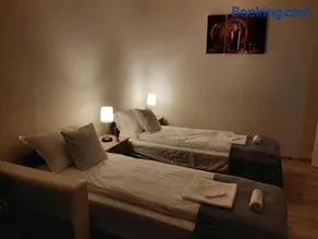 Sunnyrise Apartman - Image 1