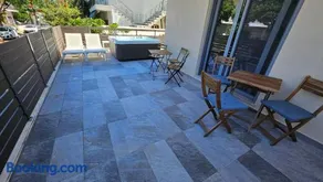 Rhodes City University Suite - Image 3