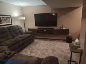Super Suite with Sauna, Pool Table and Arcade Game - Image 1