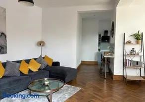 Stylish 1-Bedroom Apartment in Chapel Allerton with Free Parking - Image 3