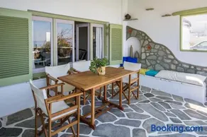Tourlos Beachfront House in Mykonos - Image 3