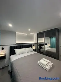Golden Ecco Suites - Image 1