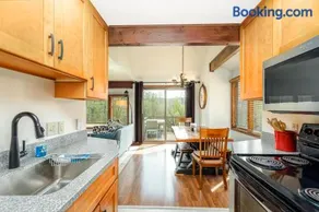 Quiet Home Minutes from Lake Galena & Eagle Ridge - Image 3