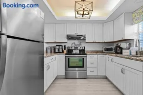 Royal Pelican - New Listing - 4511 Bay Beach Ln condo - Image 2
