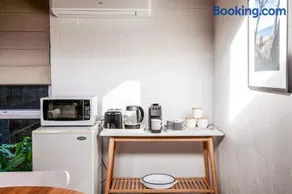 Coastal Couple Retreat - Gas Log Fireplace - Sleeps 2 - Ocean Grove - Image 2