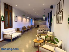 Ella Inn Hotel - Image 4