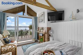 The Boathouse + Sea-view+ Sleeps 8 - Image 2