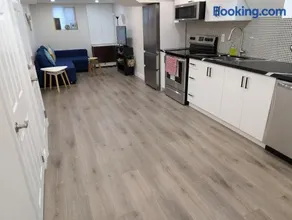 Lake-Walk House - Image 2