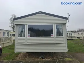 52 The Cedars Southview Holiday Park - Image 3
