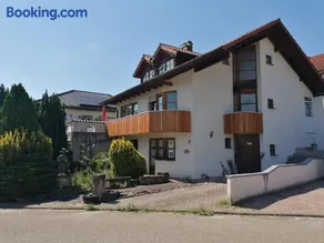 Ferienwohnung 'Emmaus' mit Balkon und WLAN - Image 1