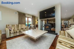 Two bedroom apartment with views of the Curragh - Image 5